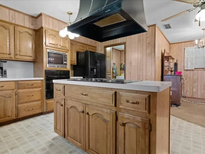 2664 An County Road 103 Elkhart, TX 75839