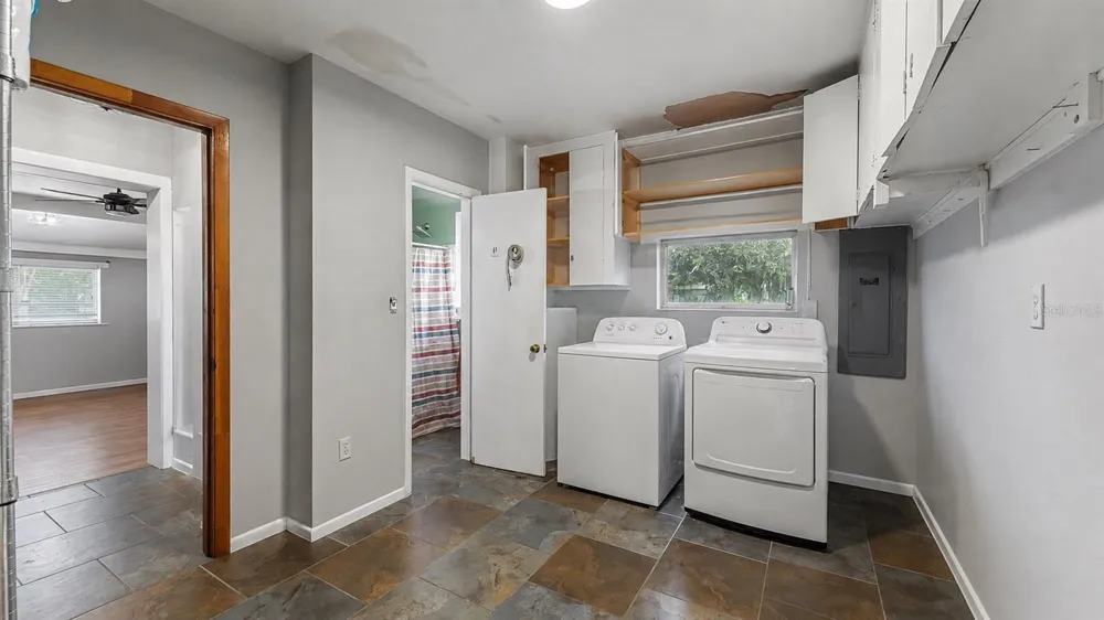 7011 DAVIN STREET Lakeland, FL 33813
