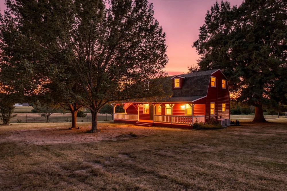 1549 County Road 2130 Telephone, TX 75488