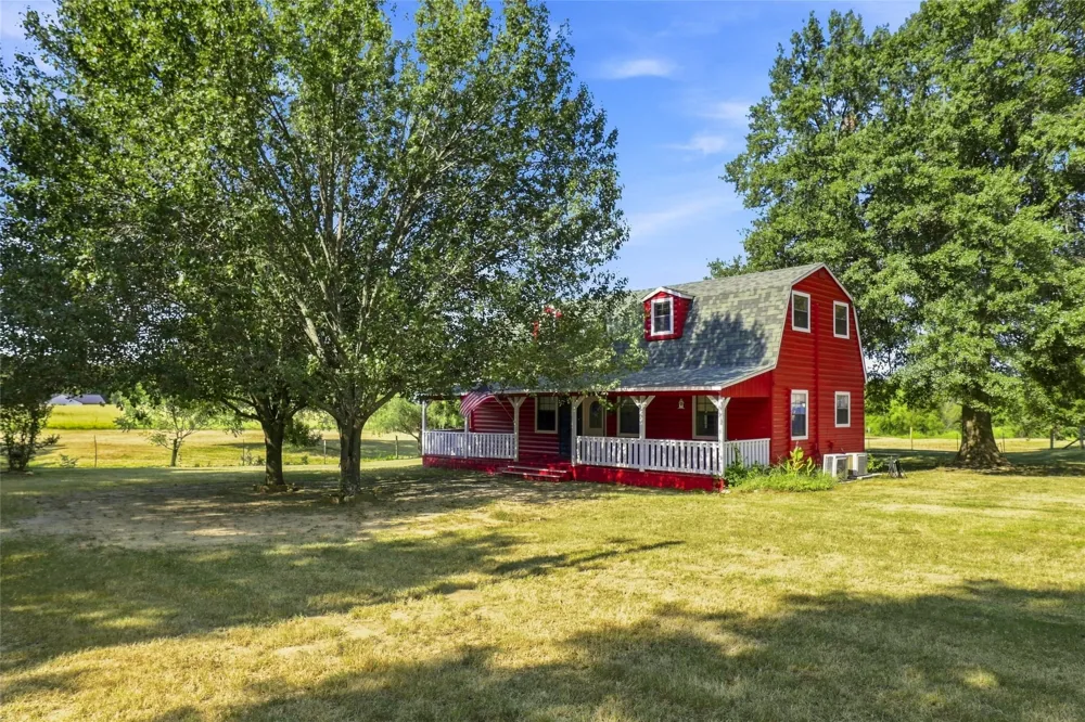 1549 County Road 2130 Telephone, TX 75488