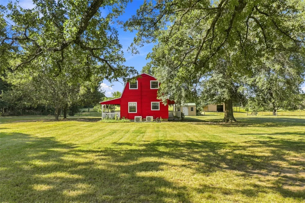 1549 County Road 2130 Telephone, TX 75488