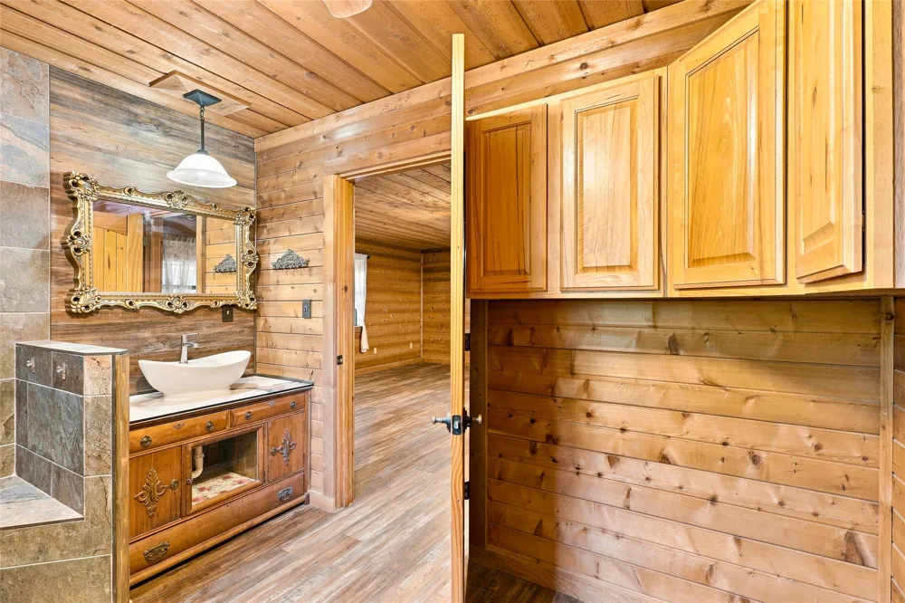 1549 County Road 2130 Telephone, TX 75488