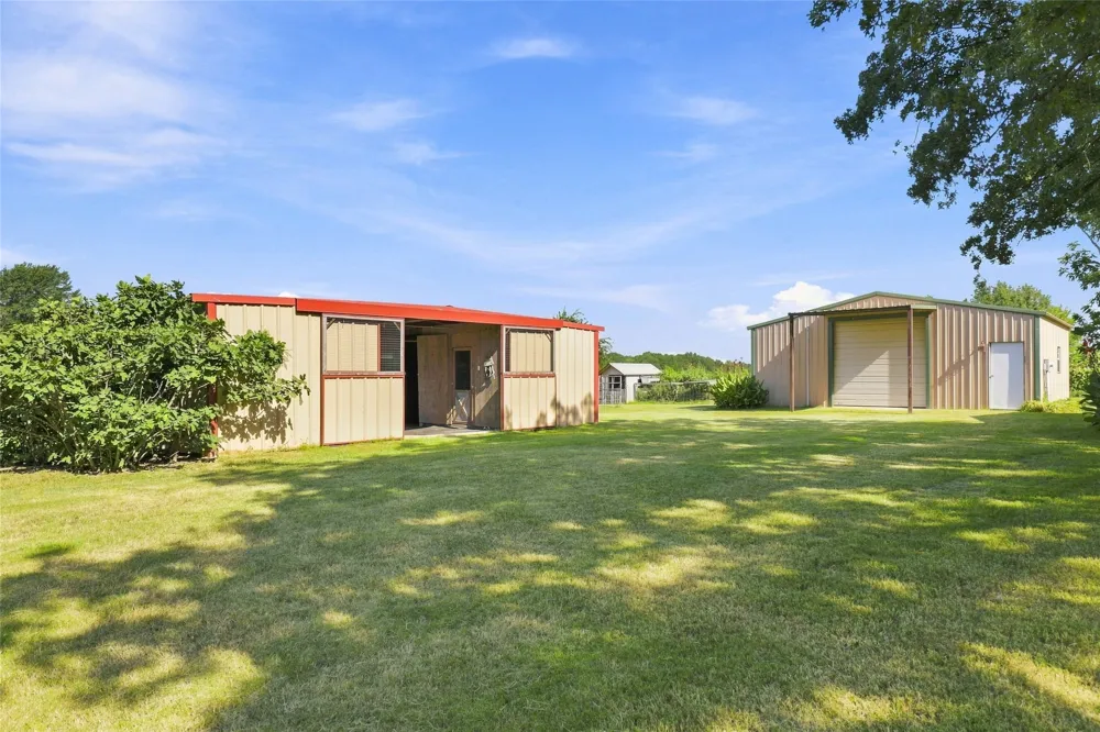 1549 County Road 2130 Telephone, TX 75488