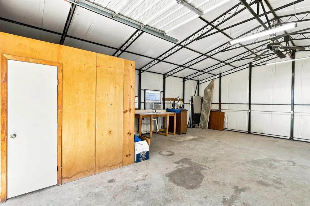 1549 County Road 2130 Telephone, TX 75488