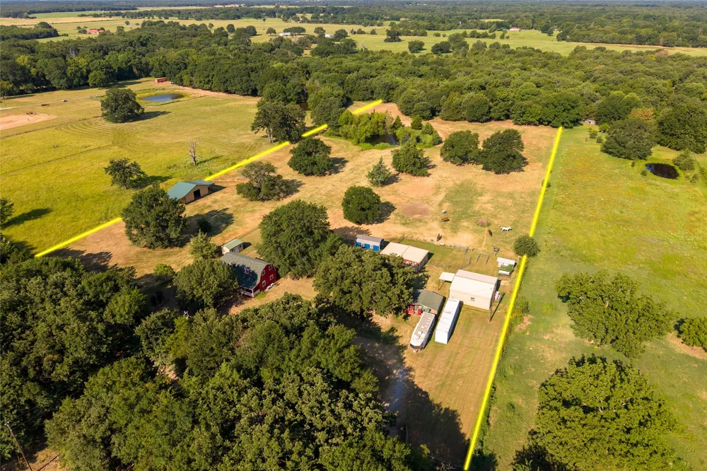 1549 County Road 2130 Telephone, TX 75488