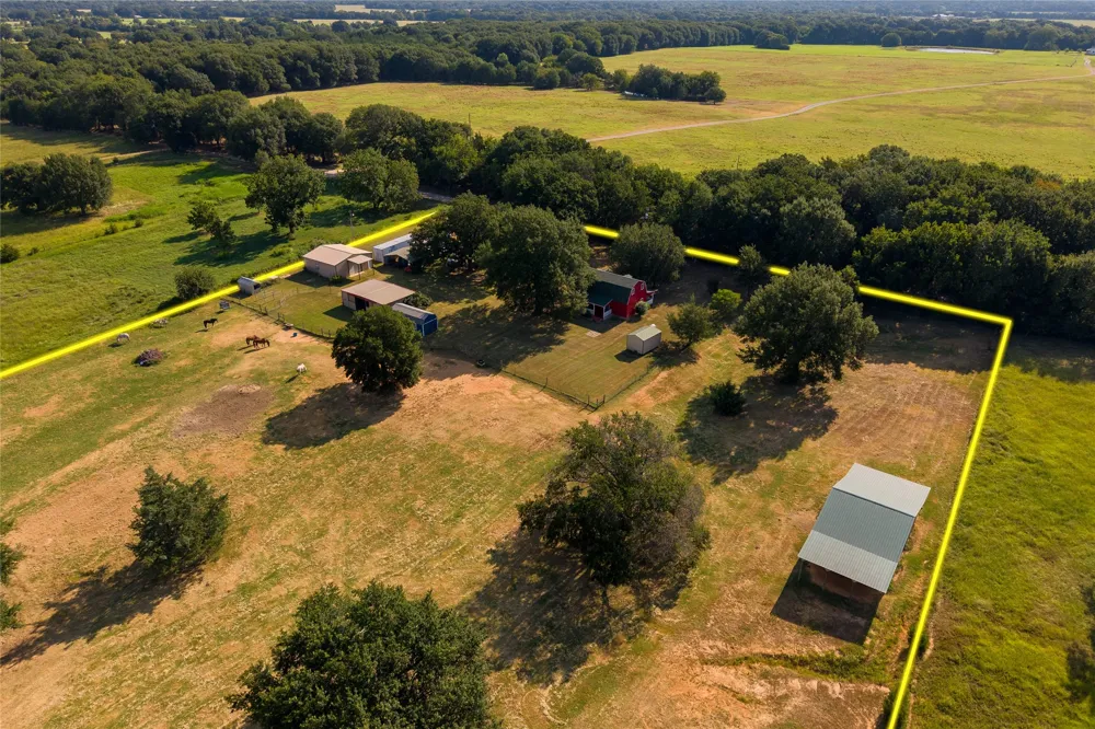 1549 County Road 2130 Telephone, TX 75488