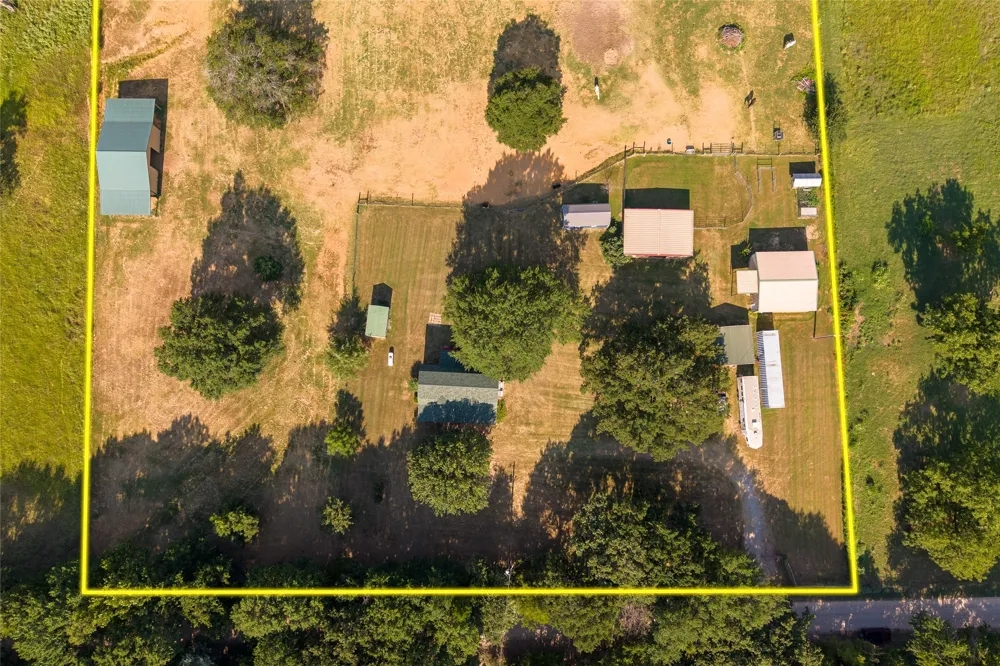 1549 County Road 2130 Telephone, TX 75488