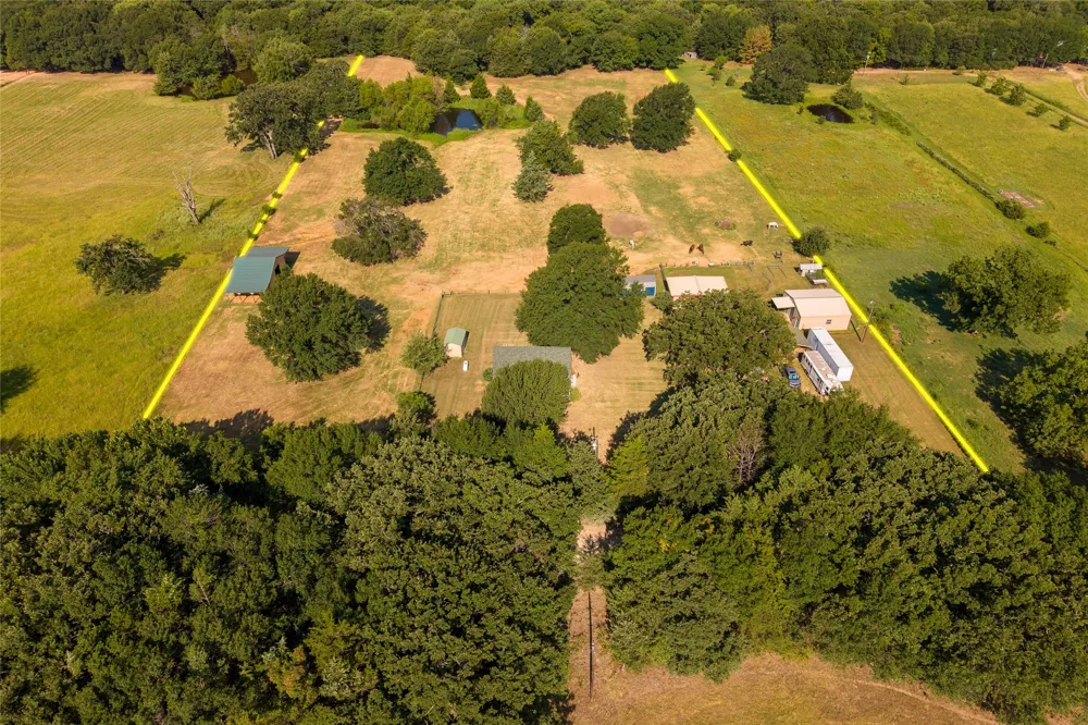 1549 County Road 2130 Telephone, TX 75488