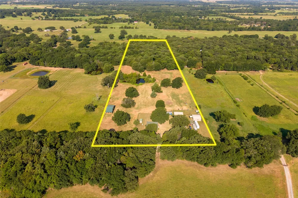 1549 County Road 2130 Telephone, TX 75488