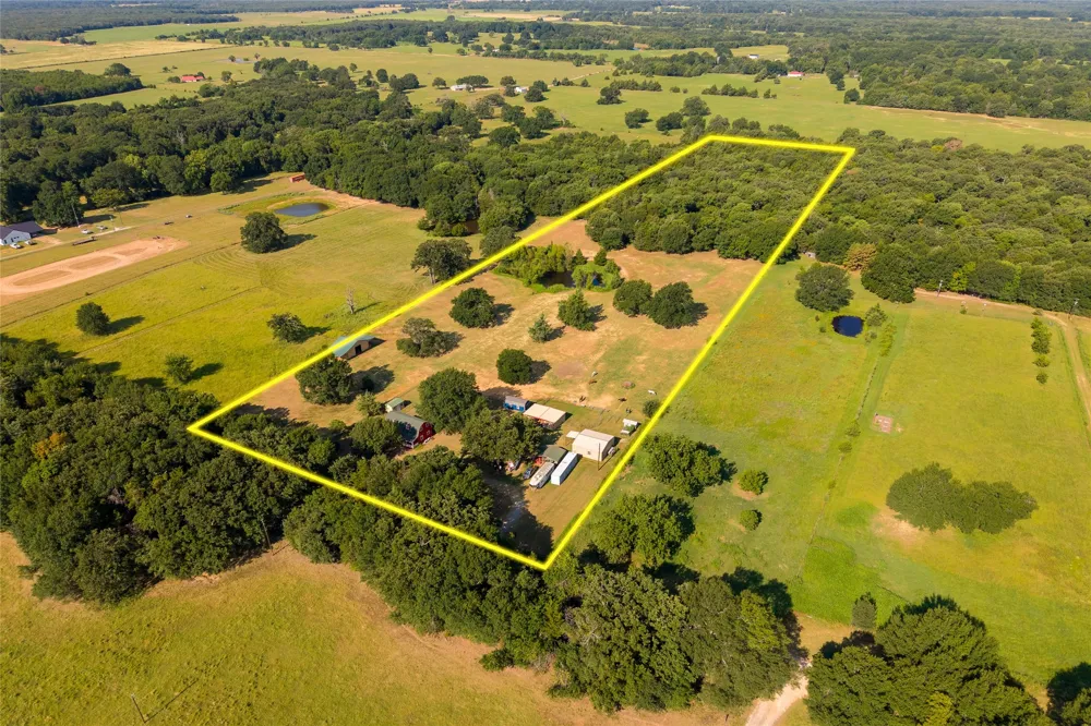 1549 County Road 2130 Telephone, TX 75488