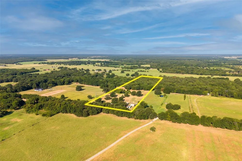 1549 County Road 2130 Telephone, TX 75488