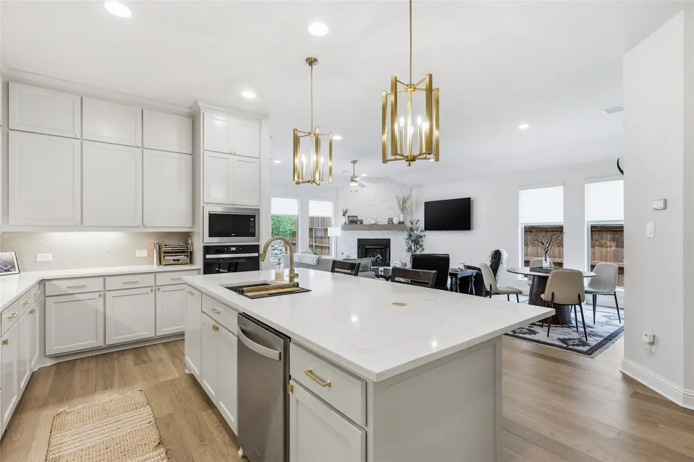 1837 Flowing Ridge Road Midlothian, TX 76065