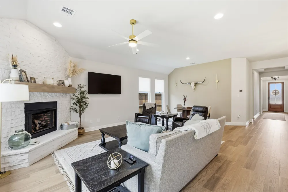 1837 Flowing Ridge Road Midlothian, TX 76065