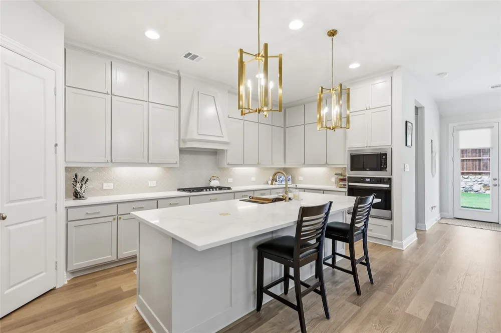 1837 Flowing Ridge Road Midlothian, TX 76065