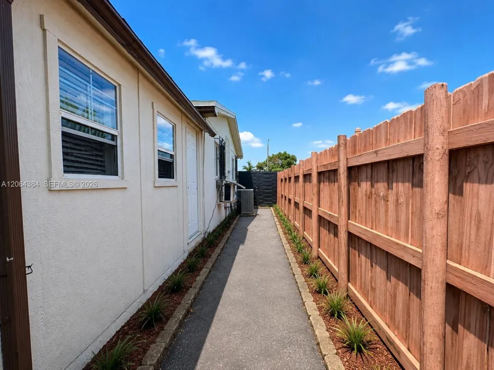 2950 NW 210th Ter Miami Gardens, FL 33056