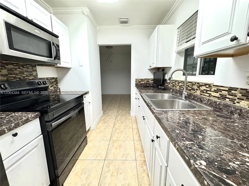 2950 NW 210th Ter Miami Gardens, FL 33056