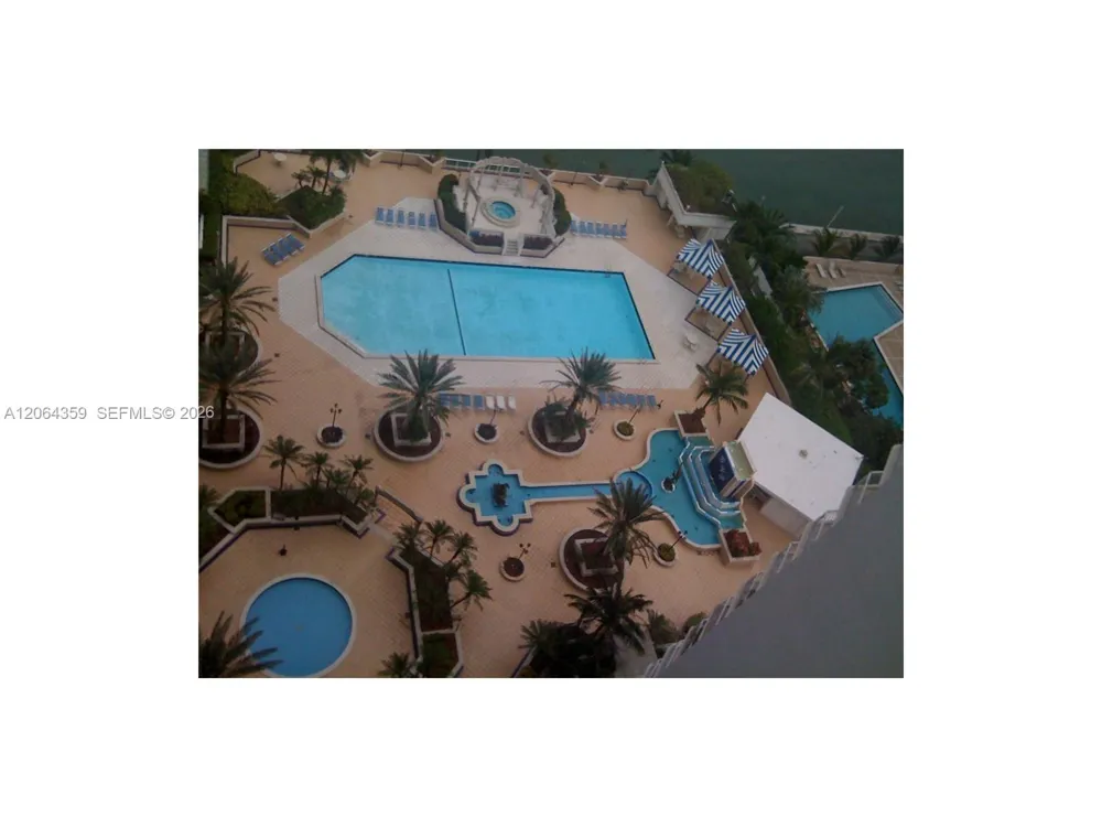 7601 E Treasure Dr #921 North Bay Village, FL 33141