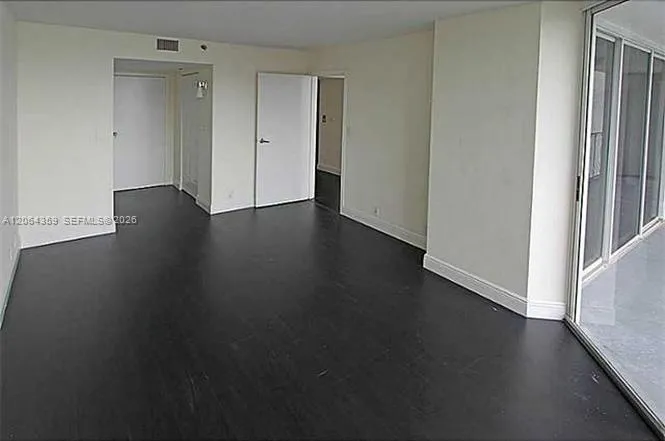 7601 E Treasure Dr #921 North Bay Village, FL 33141