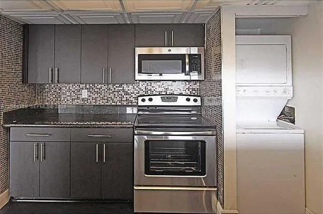 7601 E Treasure Dr #921 North Bay Village, FL 33141