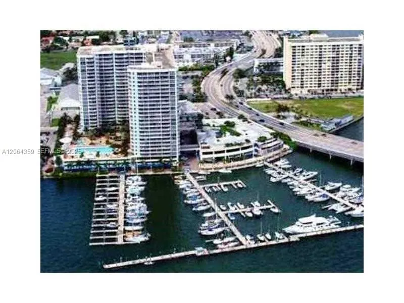 7601 E Treasure Dr #921 North Bay Village, FL 33141