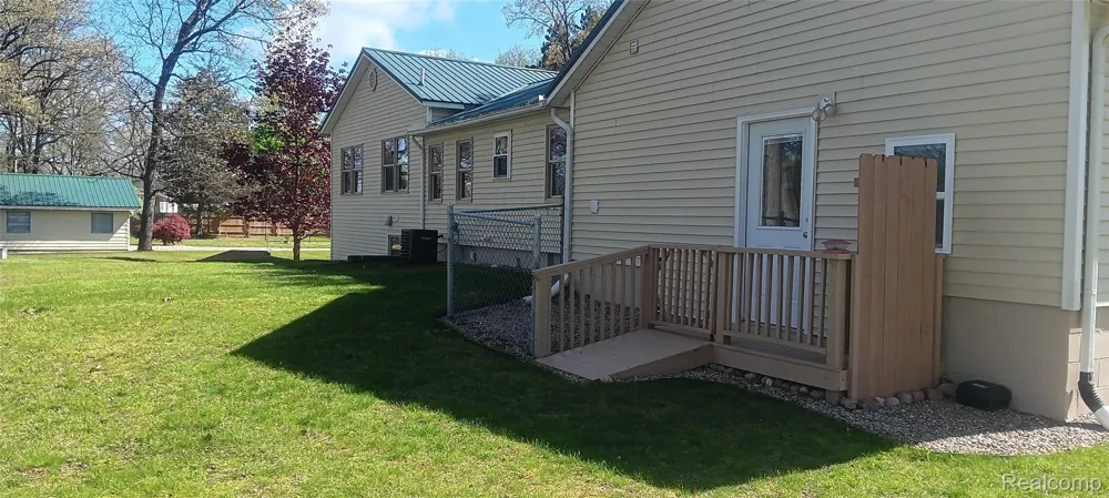 58670 River Heights Drive Three Rivers City, MI 49093