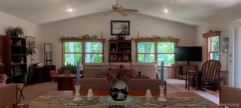 58670 River Heights Drive Three Rivers City, MI 49093