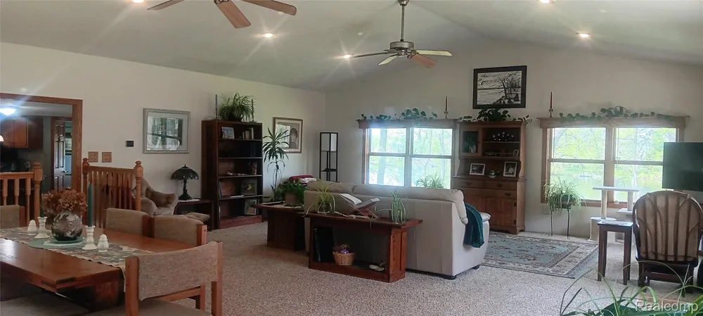 58670 River Heights Drive Three Rivers City, MI 49093