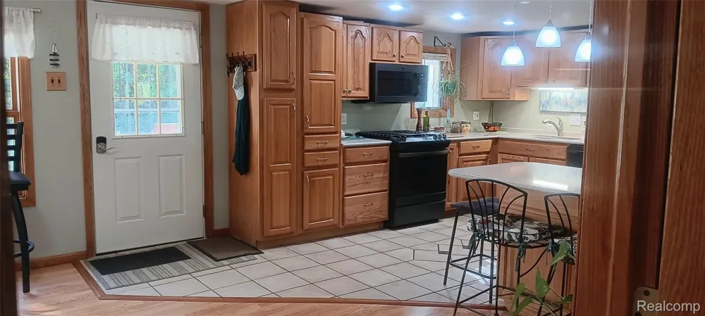 58670 River Heights Drive Three Rivers City, MI 49093