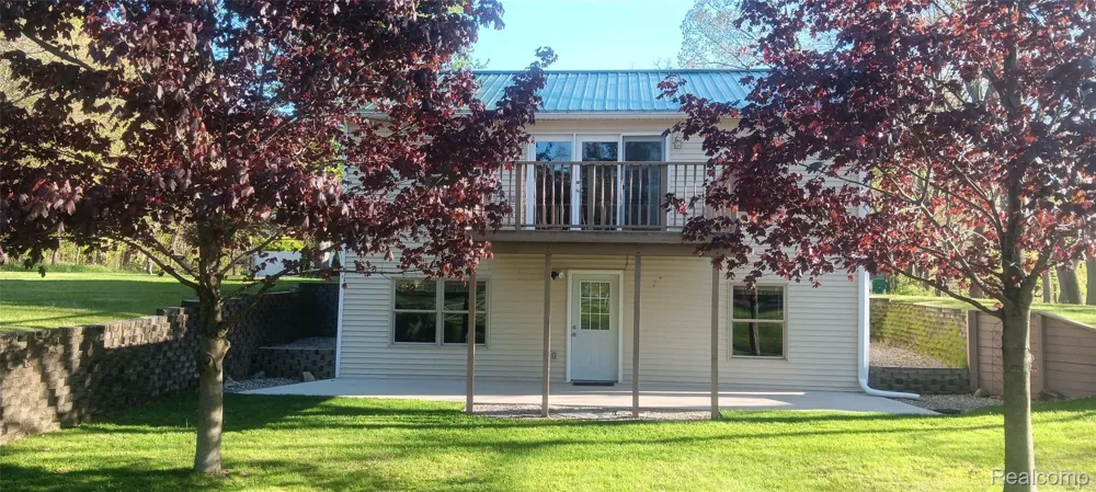 58670 River Heights Drive Three Rivers City, MI 49093