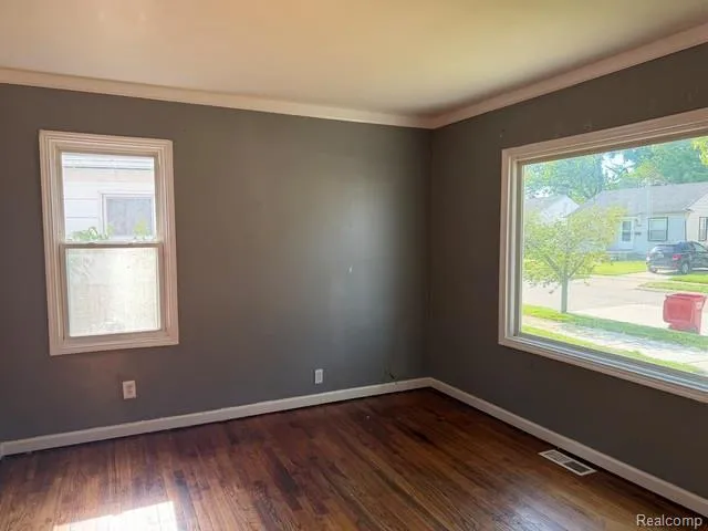 19405 Meier Street Roseville City, MI 48066