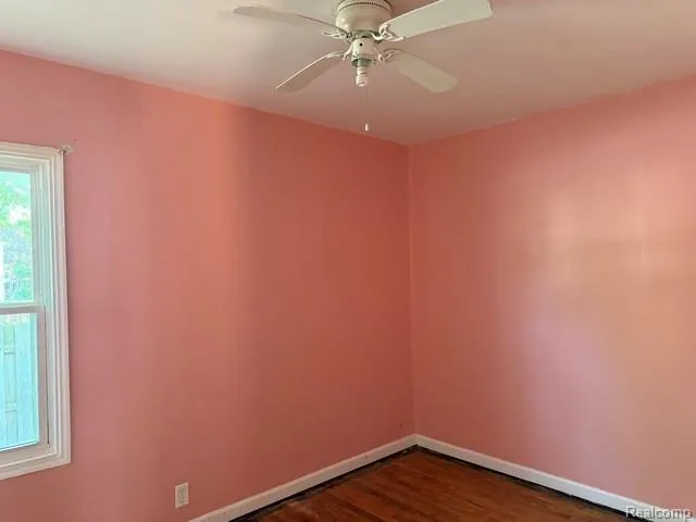 19405 Meier Street Roseville City, MI 48066