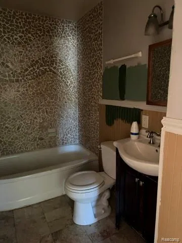 19405 Meier Street Roseville City, MI 48066