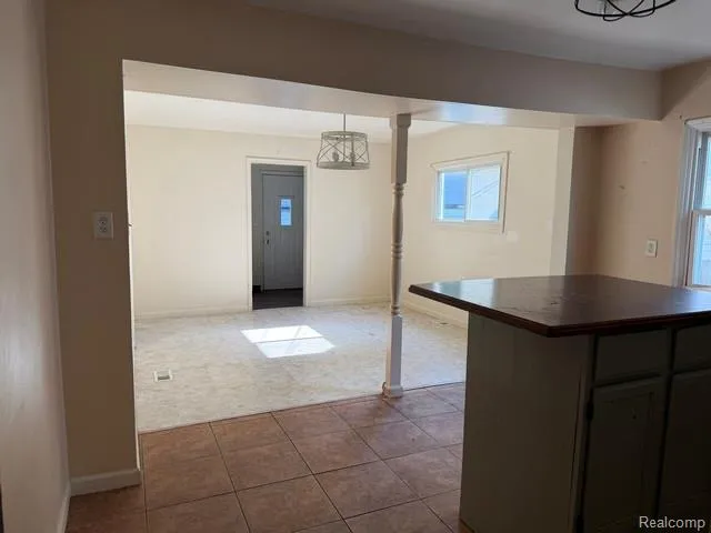 19405 Meier Street Roseville City, MI 48066