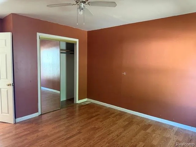 19405 Meier Street Roseville City, MI 48066