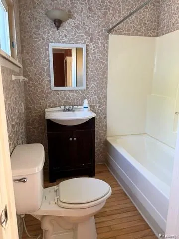19405 Meier Street Roseville City, MI 48066