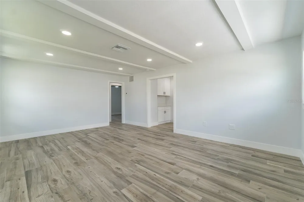 116 85TH AVENUE St Petersburg, FL 33702