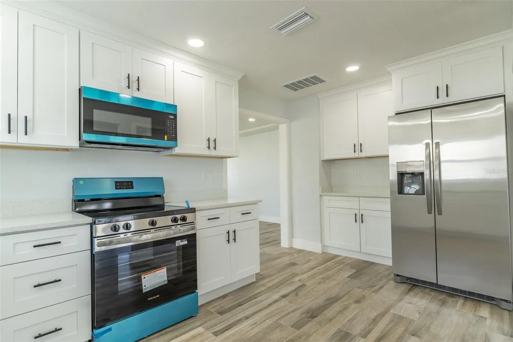 116 85TH AVENUE St Petersburg, FL 33702