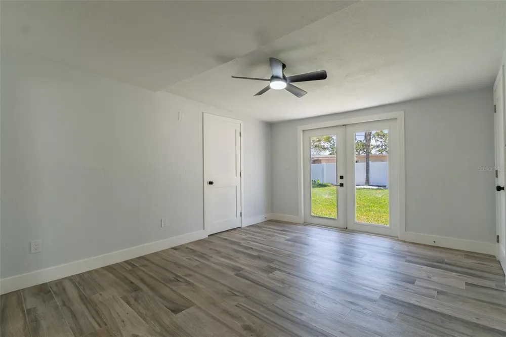 116 85TH AVENUE St Petersburg, FL 33702