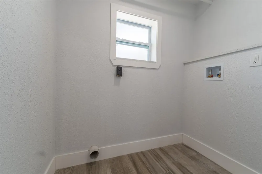 116 85TH AVENUE St Petersburg, FL 33702