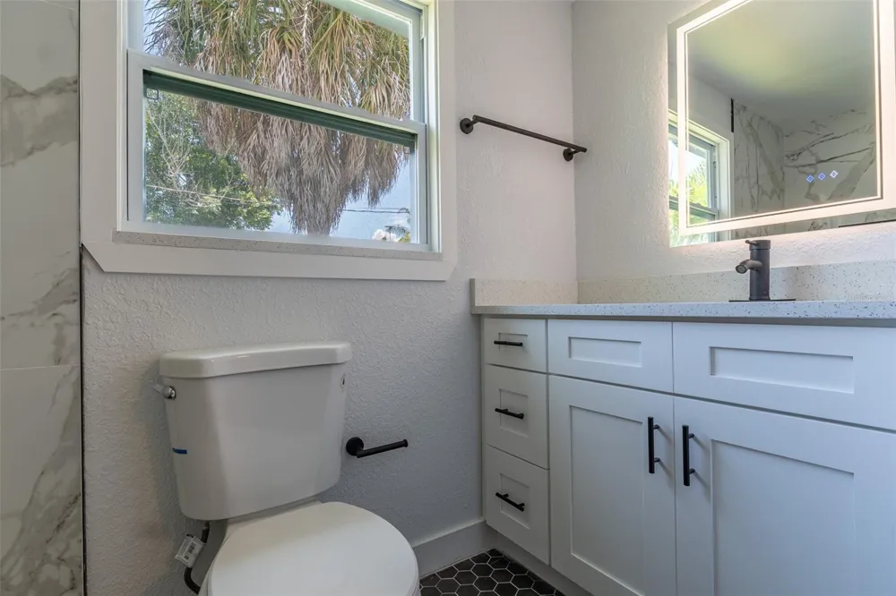 116 85TH AVENUE St Petersburg, FL 33702