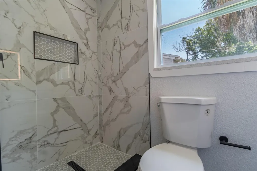 116 85TH AVENUE St Petersburg, FL 33702