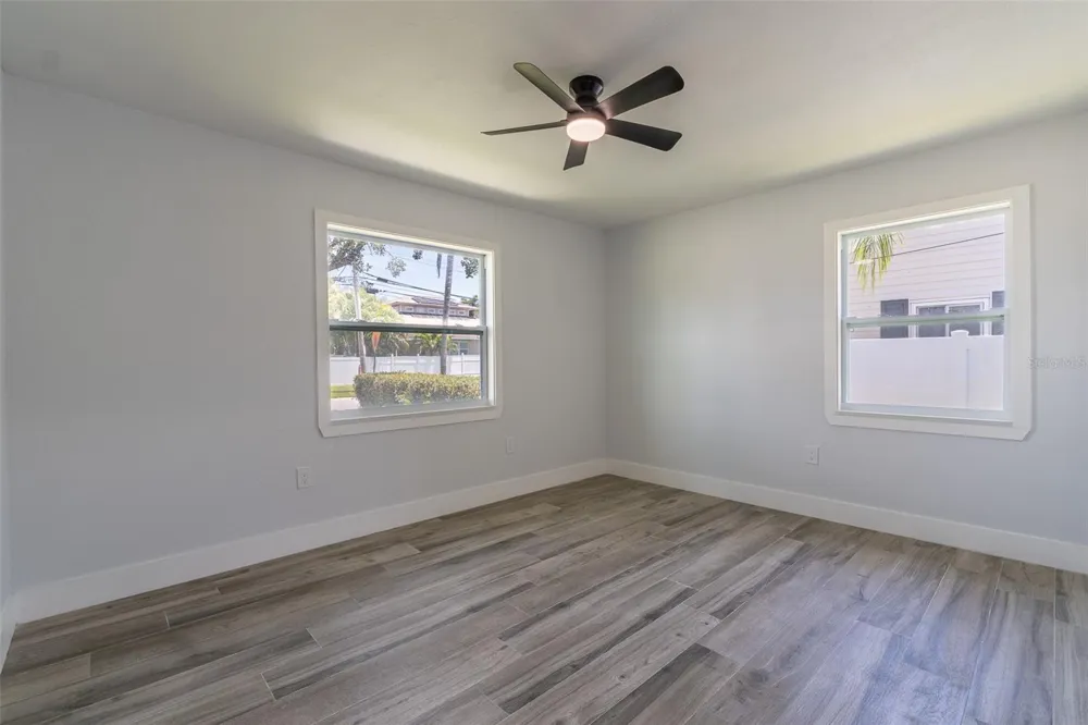 116 85TH AVENUE St Petersburg, FL 33702