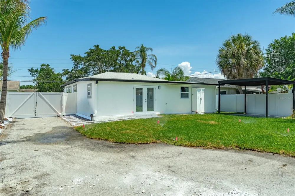 116 85TH AVENUE St Petersburg, FL 33702