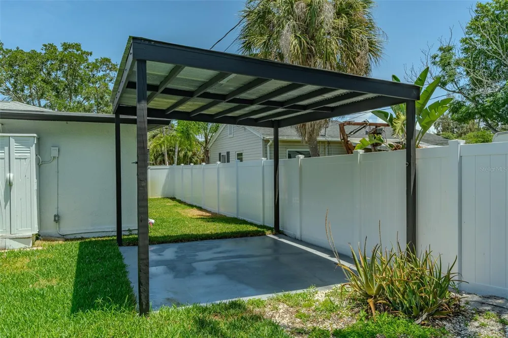 116 85TH AVENUE St Petersburg, FL 33702