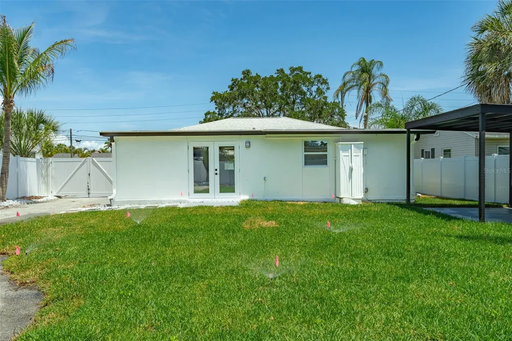 116 85TH AVENUE St Petersburg, FL 33702
