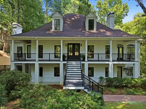 400 Old Ivy Road NE