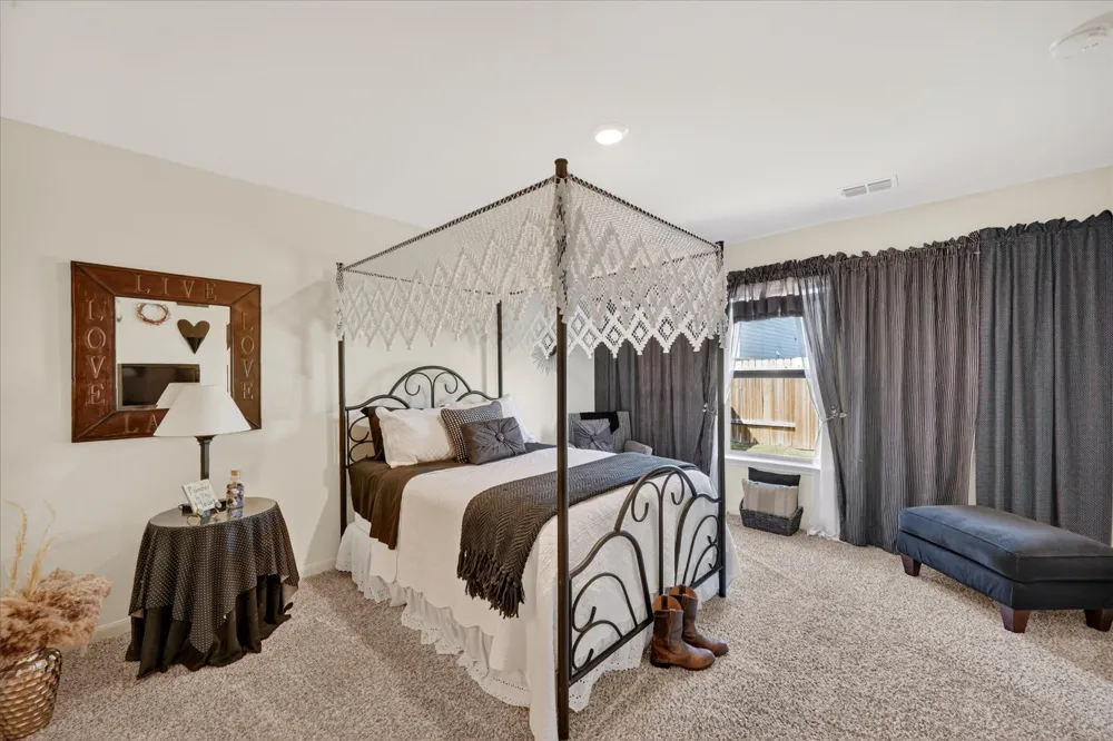 13708 Logan Pass Drive Ponder, TX 76259