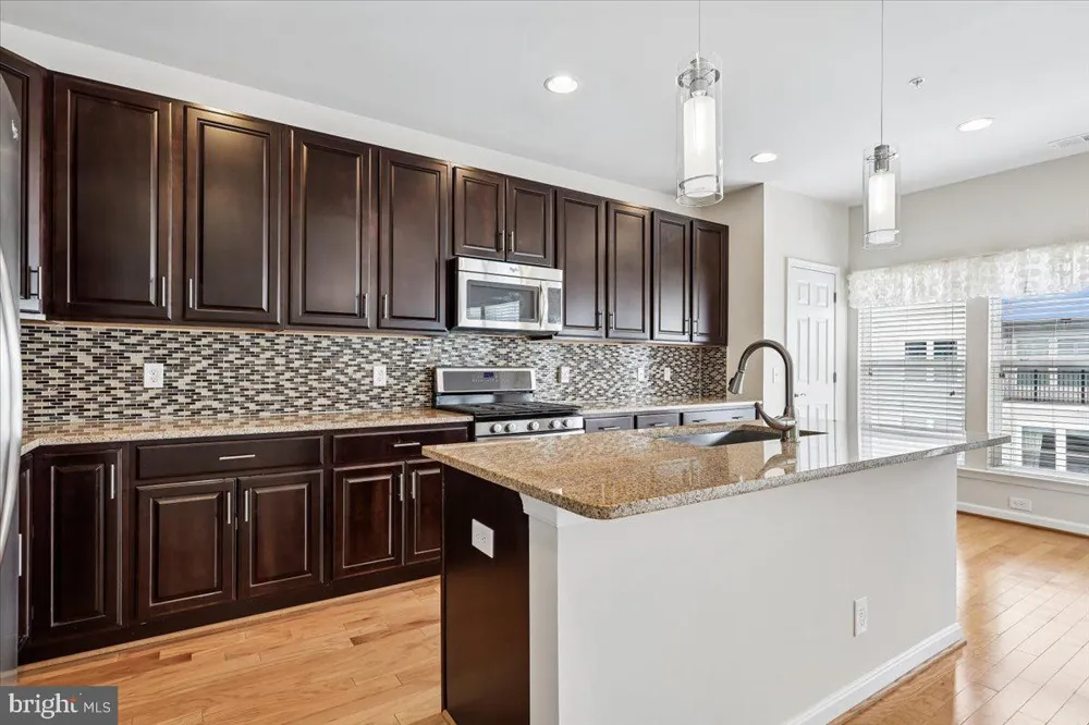 2993 RITTENHOUSE #90 Fairfax, VA 22031