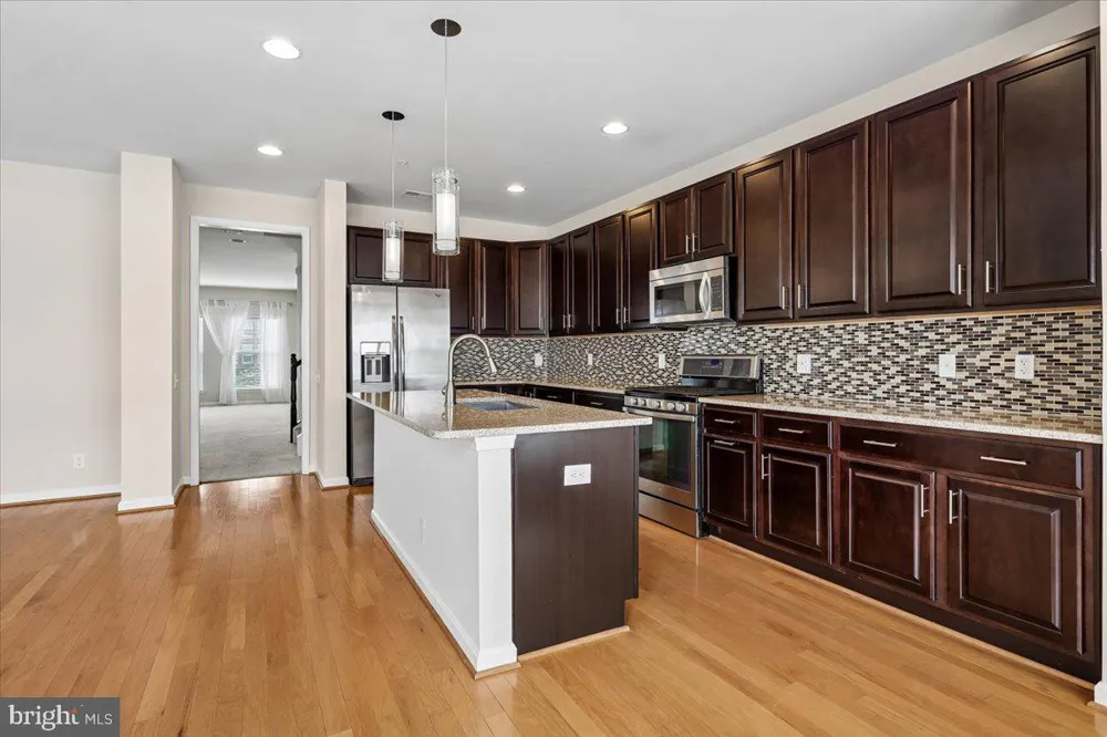 2993 RITTENHOUSE #90 Fairfax, VA 22031