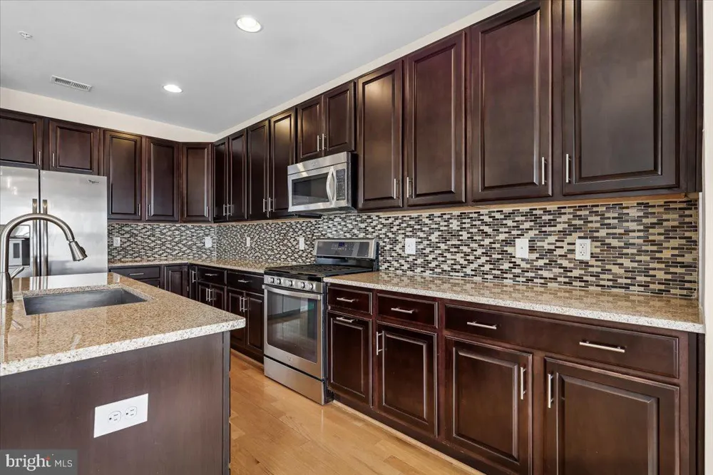2993 RITTENHOUSE #90 Fairfax, VA 22031